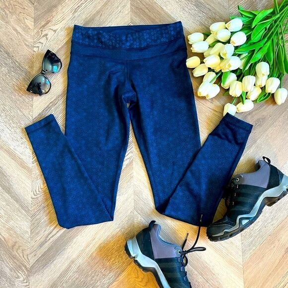 ♥️ Lululemon Wunder Under Crop Sashiko Cross Inkwell Size 6 - Picture 9 of 12